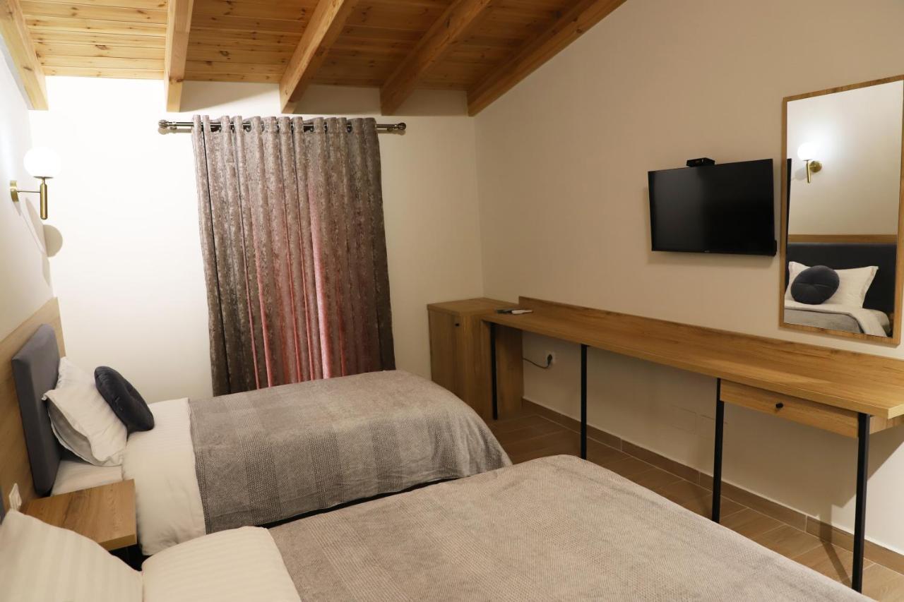Mili Hotel 베라트 외부 사진