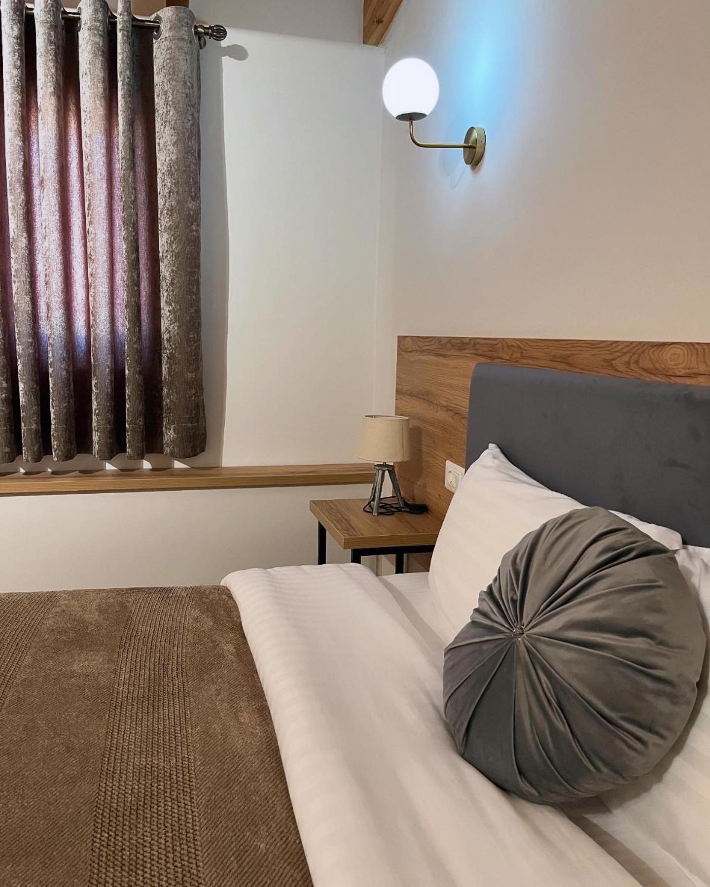 Mili Hotel 베라트 외부 사진